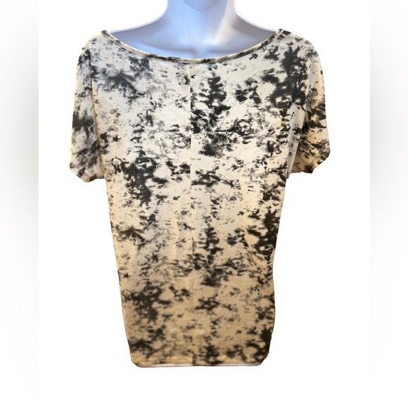 DAYTRIP TIE DYE FEATHER SEQUINS TOP - Picture 4 of 5